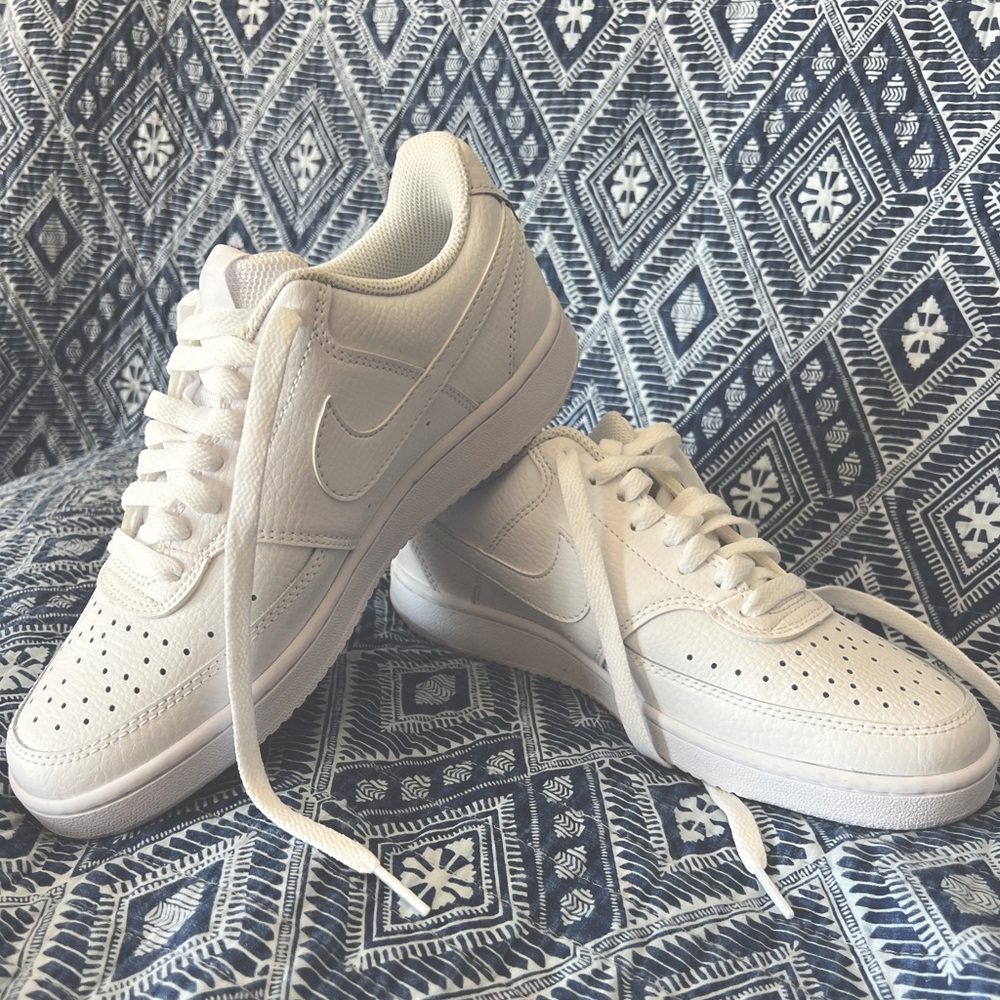 Nike Court Vision - women’s size 7 white